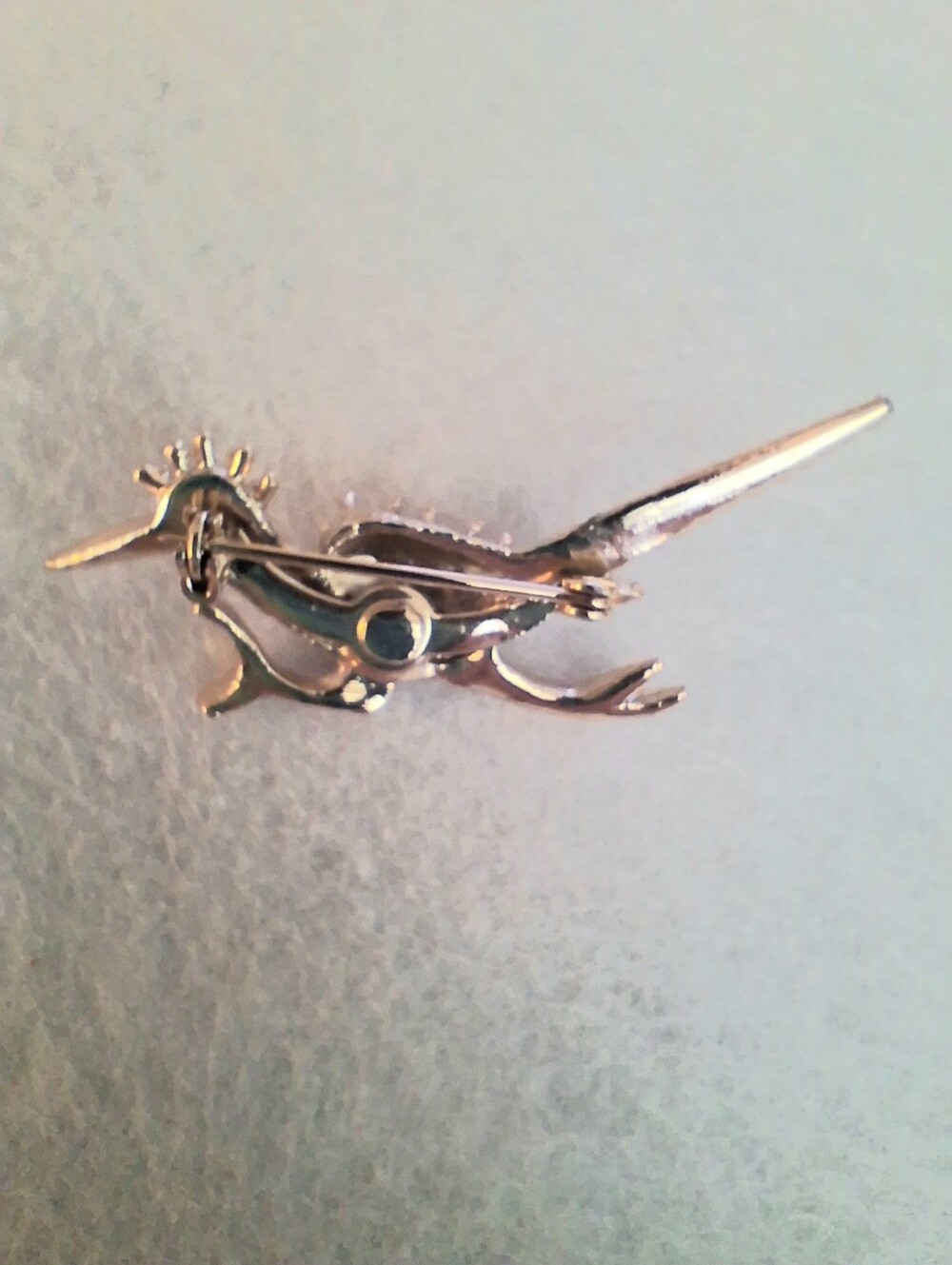 Women Vintage Gold Tone Roadrunner Pin Bird Brooch w/Red Rhinestone - Picture 2 of 2